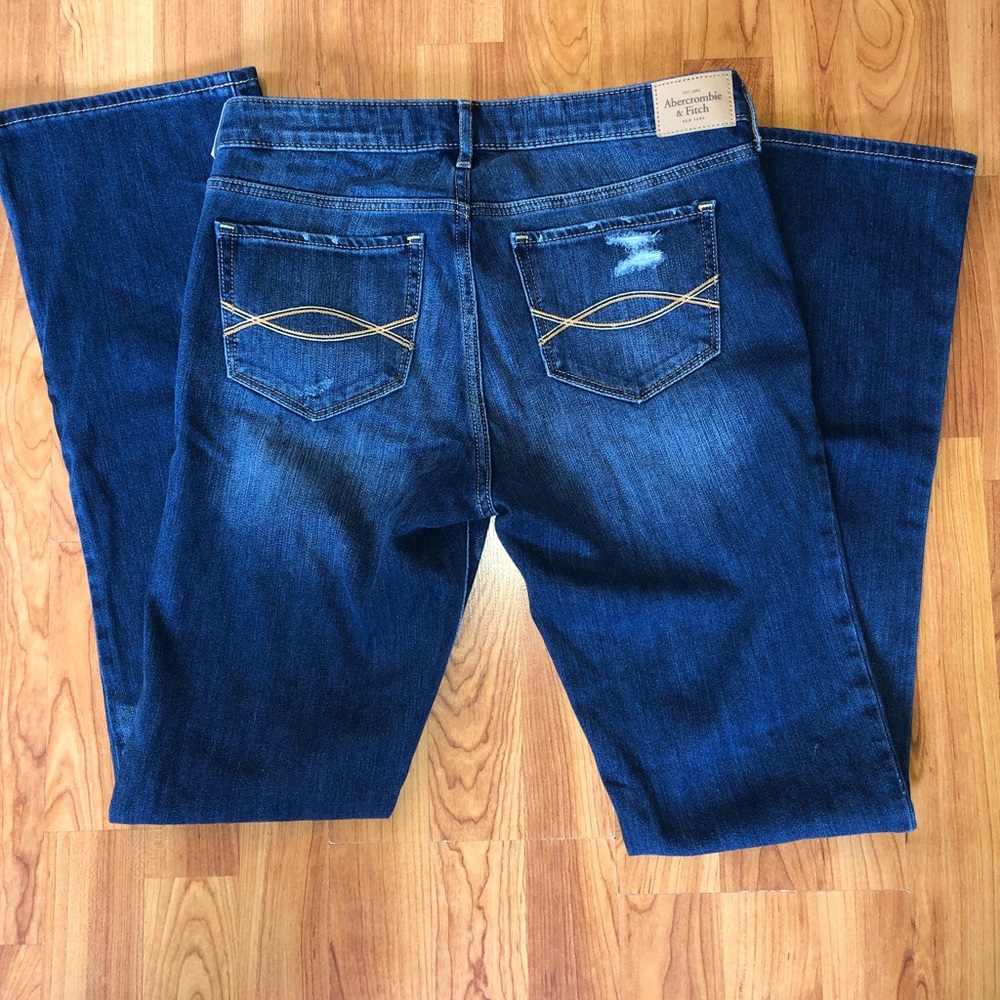 NWT A&F Mid Rise Skinny Boot Jeans. 6 Short